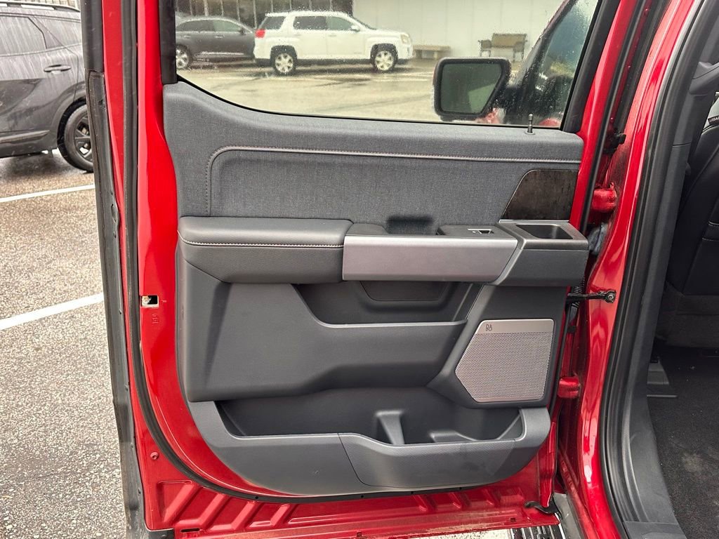 Used 2022 Ford F150 Lightning Lariat w/ Equipment Group 511A High image 15