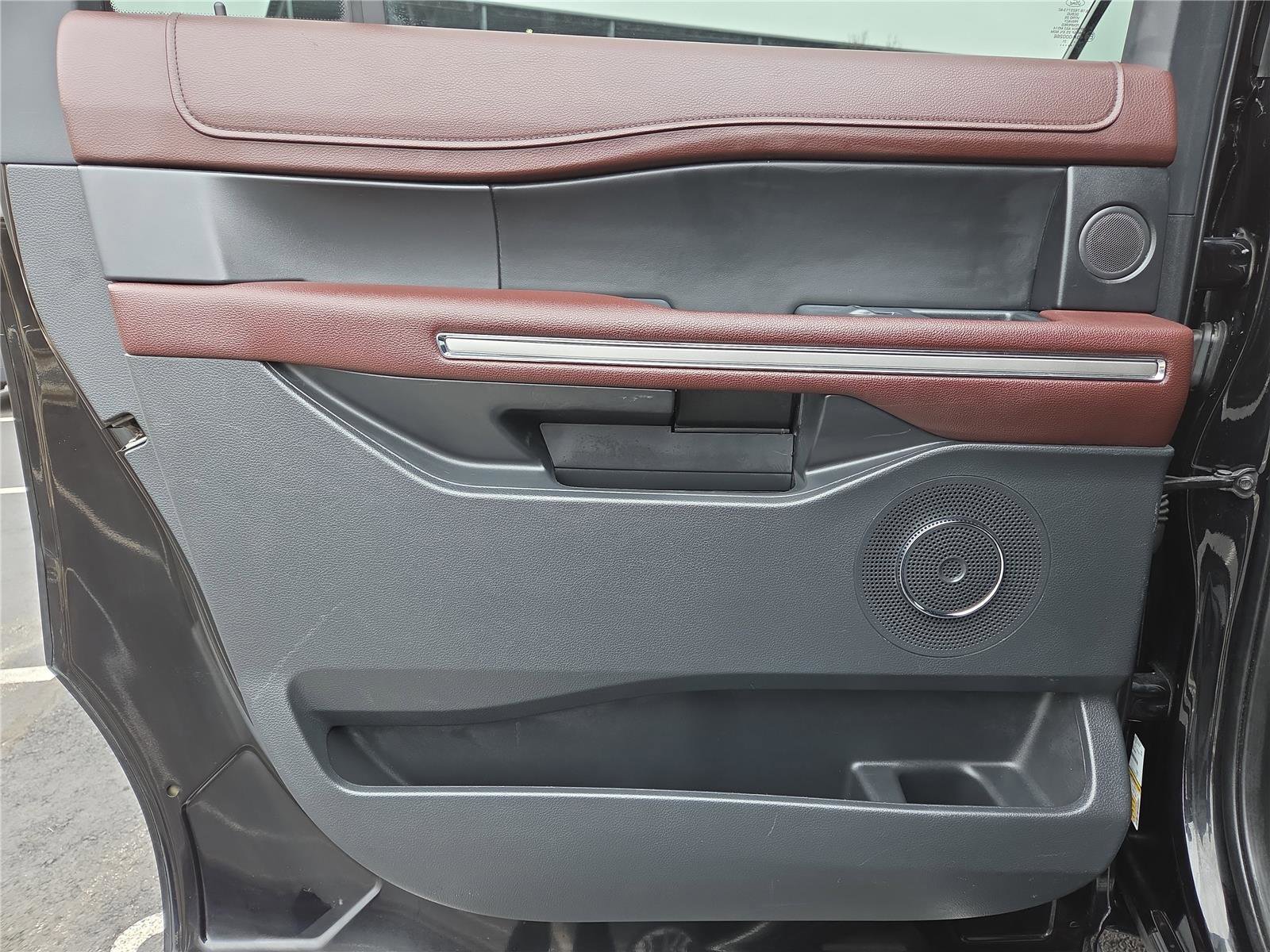 Used 2023 Ford Expedition Max Limited image 26