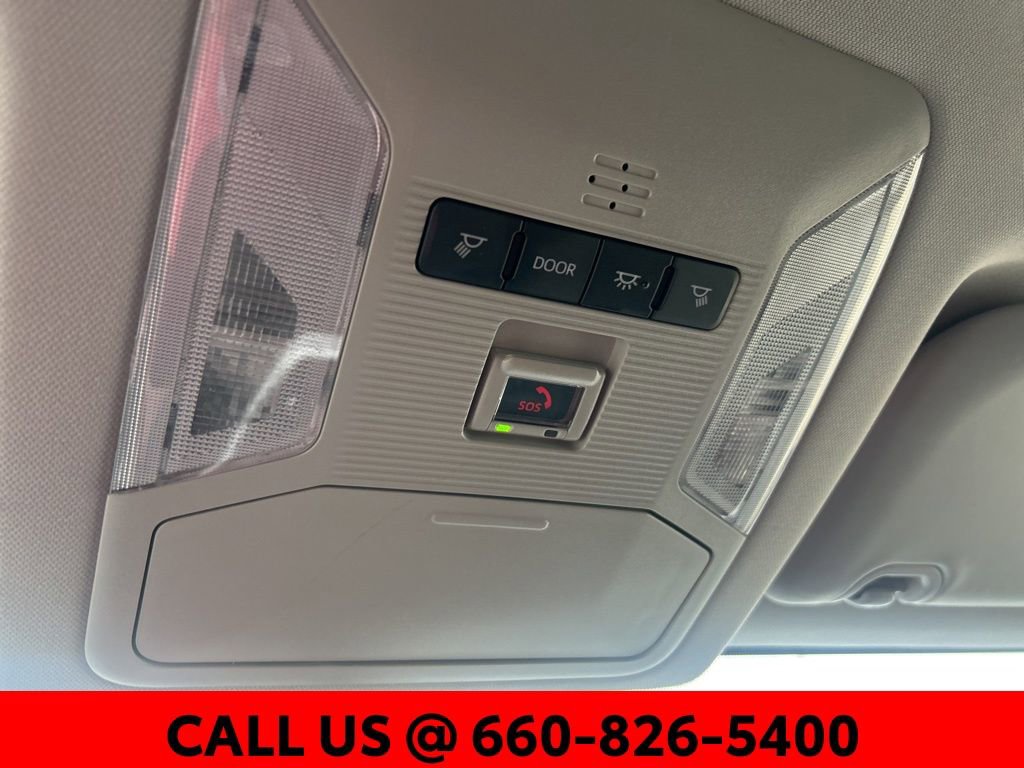 Used 2025 Toyota RAV4 LE image 23