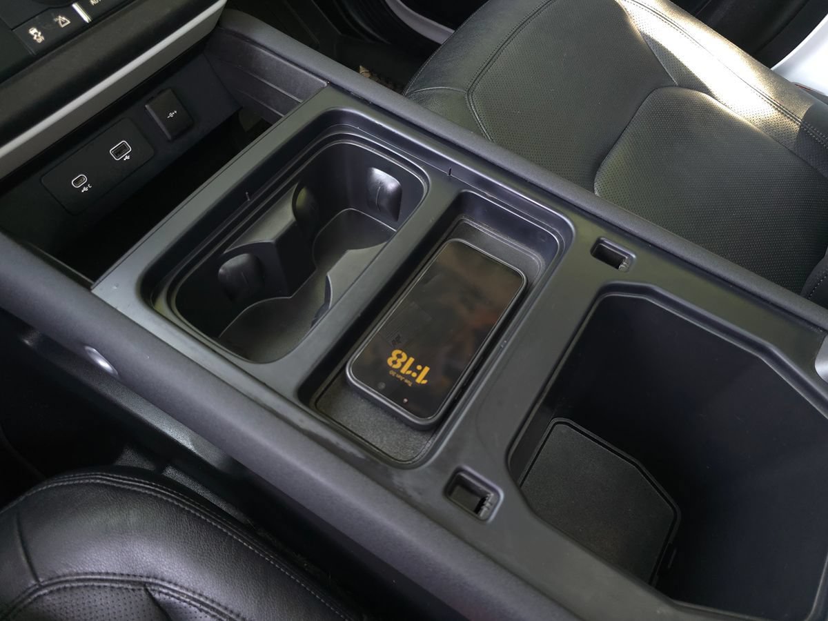 Used 2023 Land Rover Defender 90 S AWD/4WD image 48