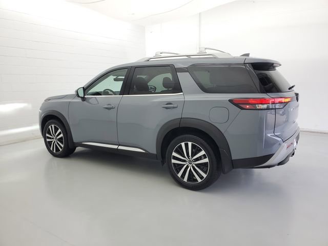 Used 2023 Nissan Pathfinder Platinum AWD/4WD image 7