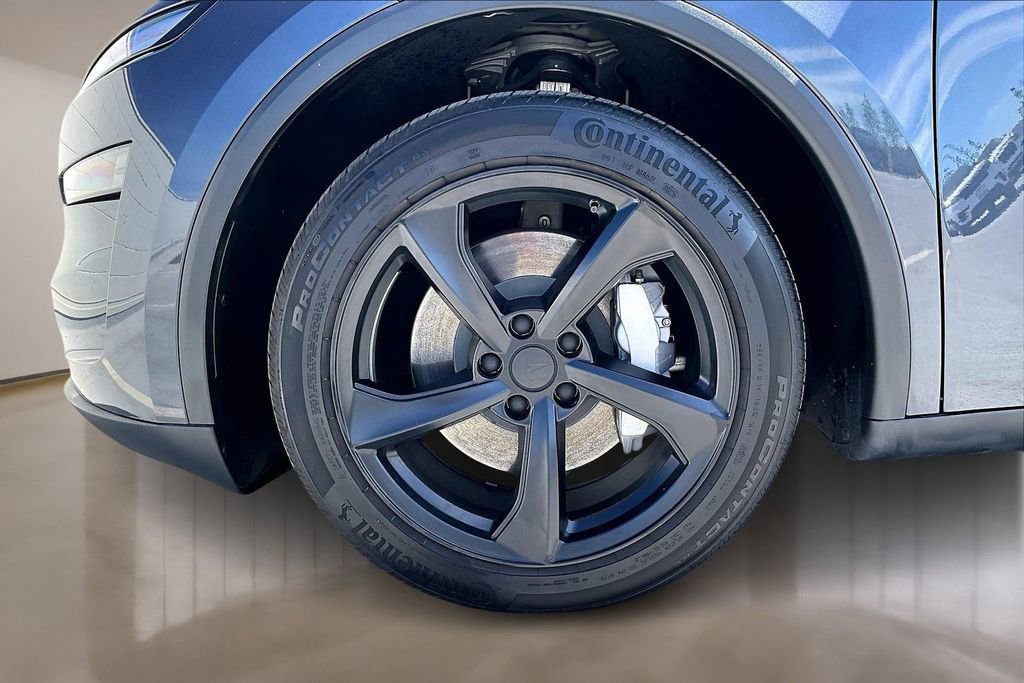 Used 2026 Tesla Model Y 2WD image 32