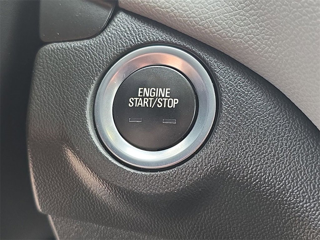 Used 2023 Chevrolet Equinox LT w/ Driver Convenience Package image 17