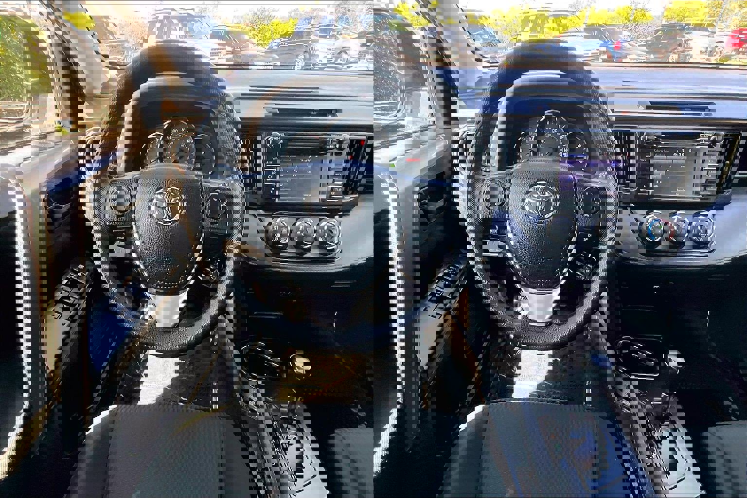 Used 2016 Toyota RAV4 LE image 5