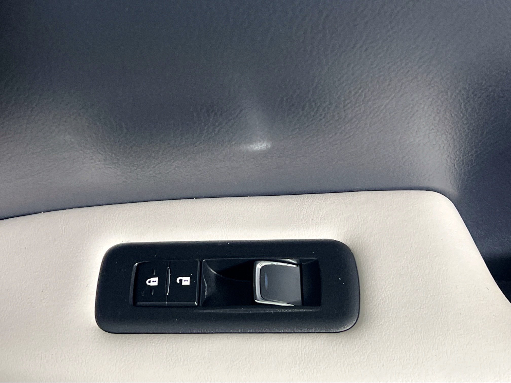 Used 2021 Lexus RX 350 FWD w/ Accessory Package image 32