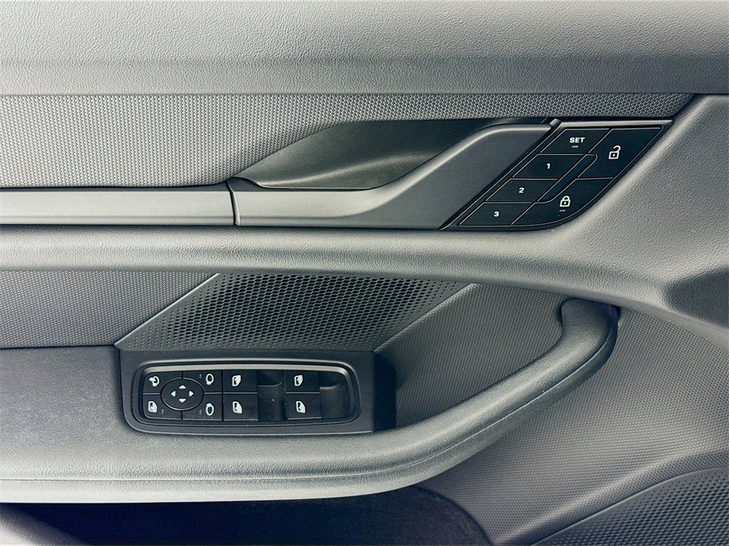 Certified 2022 Porsche Taycan image 11