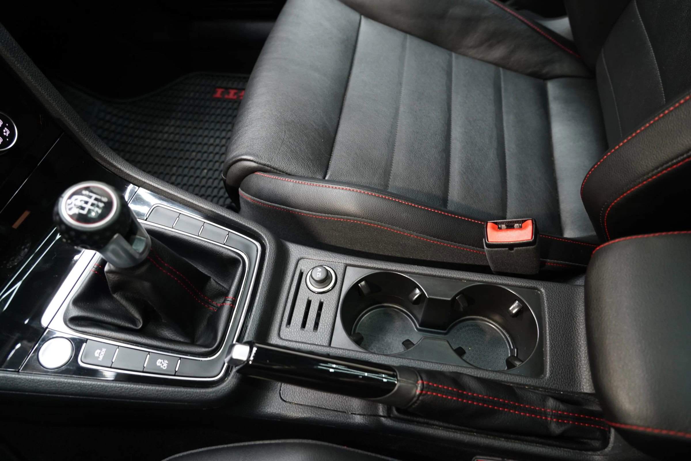 Used 2018 Volkswagen GTI SE w/ SE Leather Package image 57