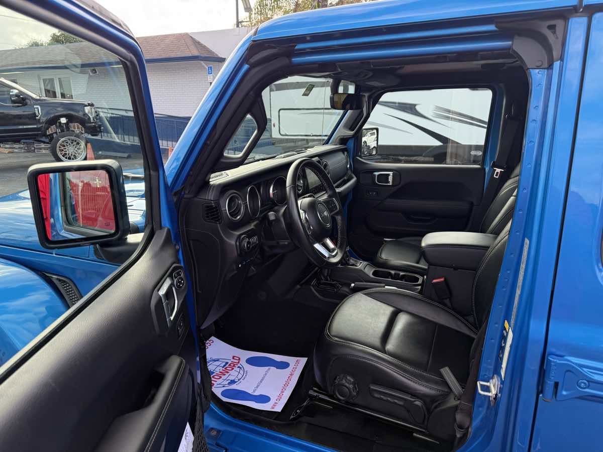 Used 2022 Jeep Wrangler Unlimited Sahara 4xe image 10