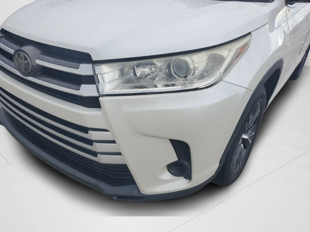 Used 2018 Toyota Highlander LE FWD image 22