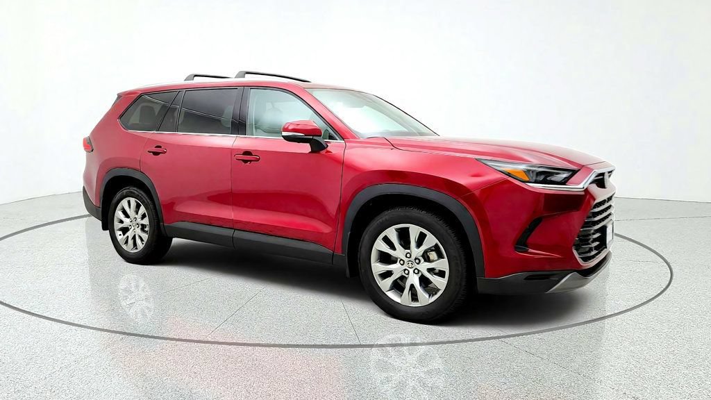 Used 2024 Toyota Grand Highlander AWD image 3