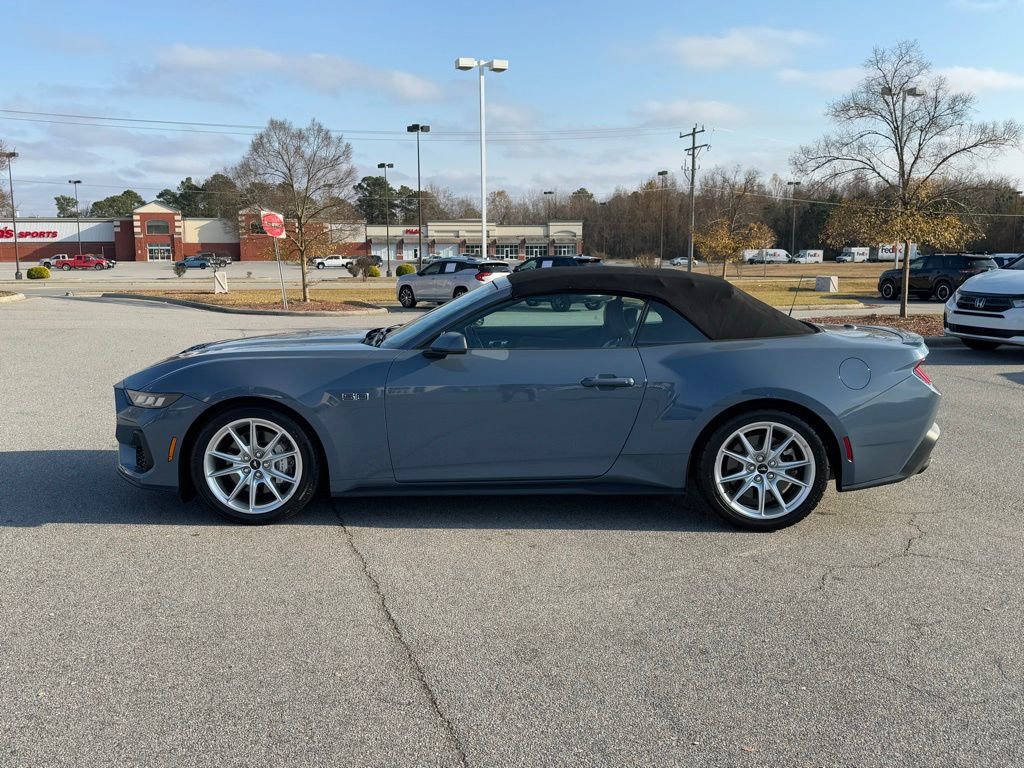 Used 2024 Ford Mustang GT Premium image 4