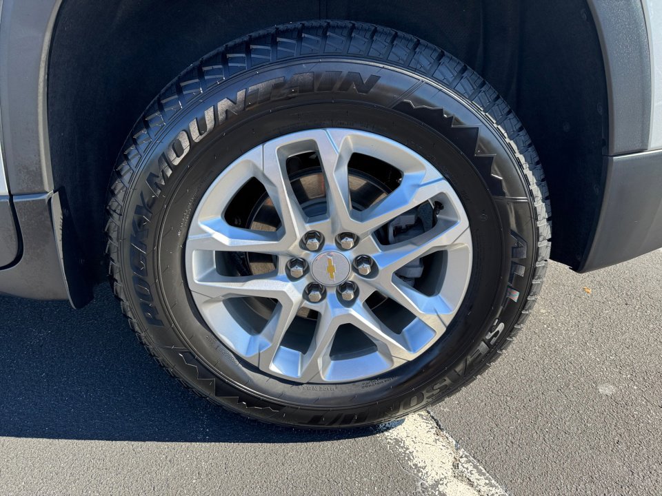 Used 2021 Chevrolet Traverse LT image 26