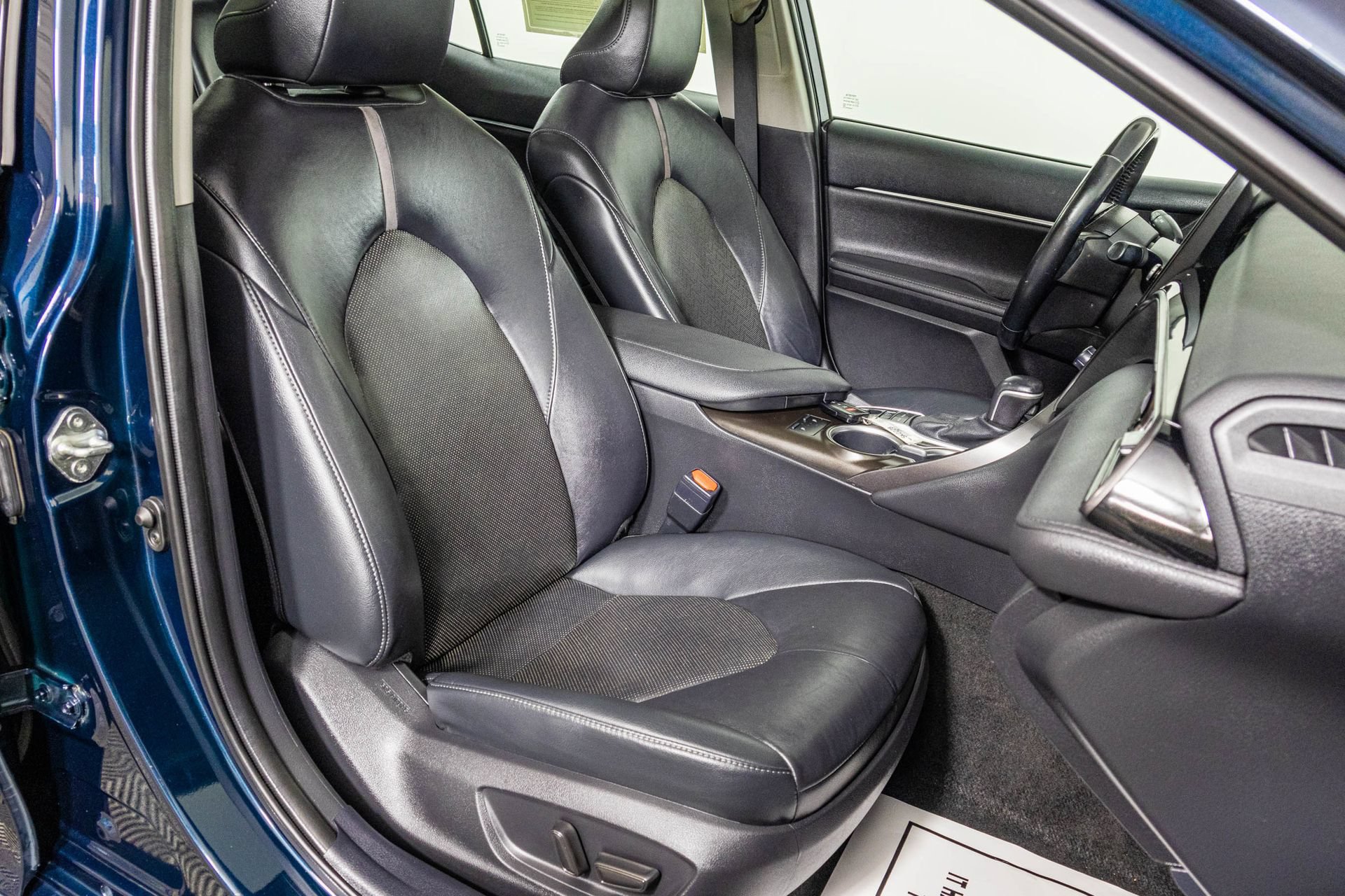 Used 2021 Toyota Camry XLE FWD image 42