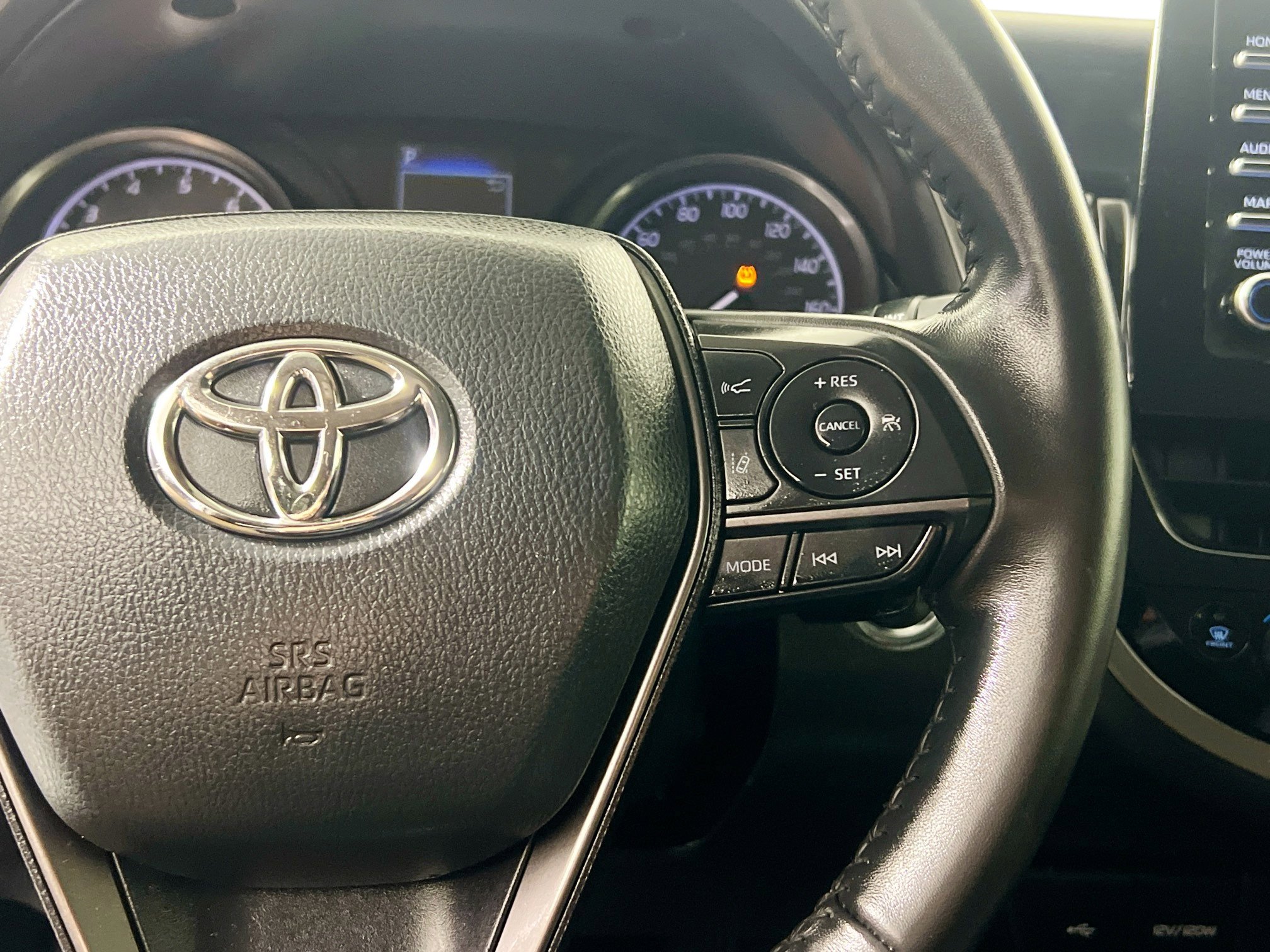 Used 2022 Toyota Camry SE image 19