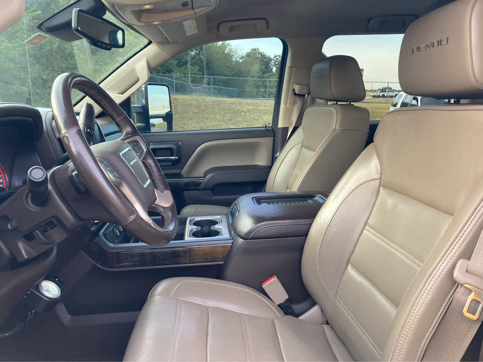Used 2016 GMC Sierra 2500 Denali w/ Duramax Plus Package AWD/4WD image 3