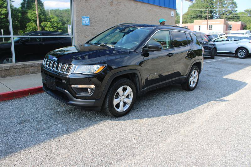 Used 2018 Jeep Compass Latitude w/ Popular Equipment Group AWD/4WD image 3
