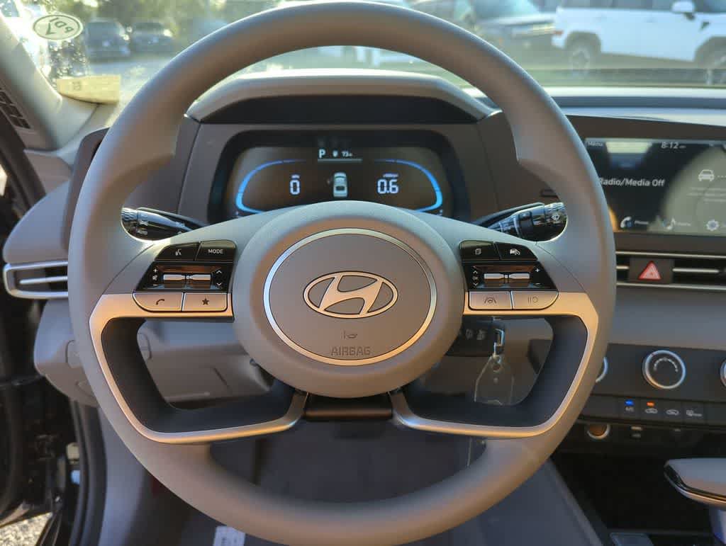New 2026 Hyundai Elantra SE FWD image 23