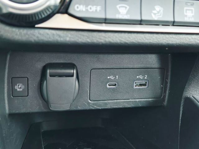 Used 2024 Nissan Versa SR image 27