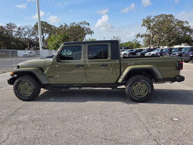 Used 2026 Jeep Gladiator Willys AWD/4WD image 4