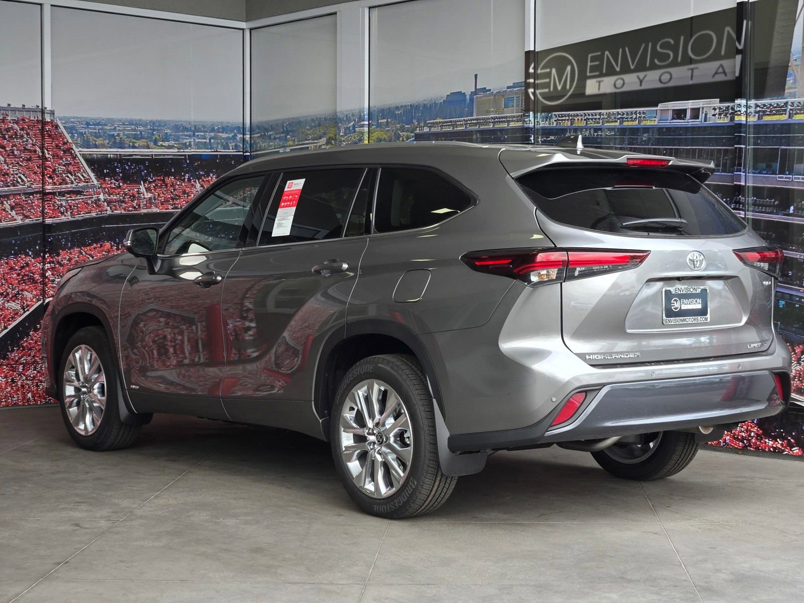 Certified 2026 Toyota Highlander Limited AWD/4WD image 6