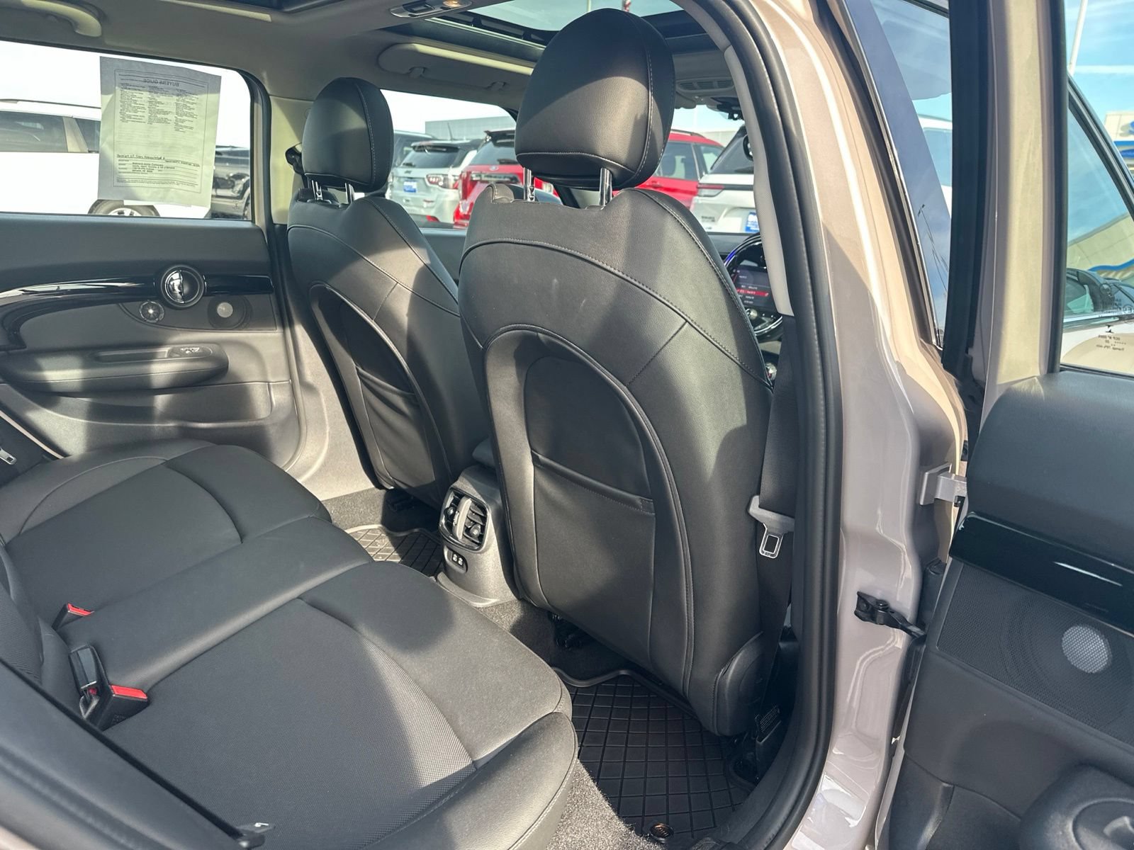 Used 2023 MINI Cooper Clubman S w/ Premium Package FWD image 37