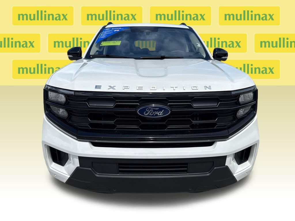 Used 2025 Ford Expedition Active RWD image 13