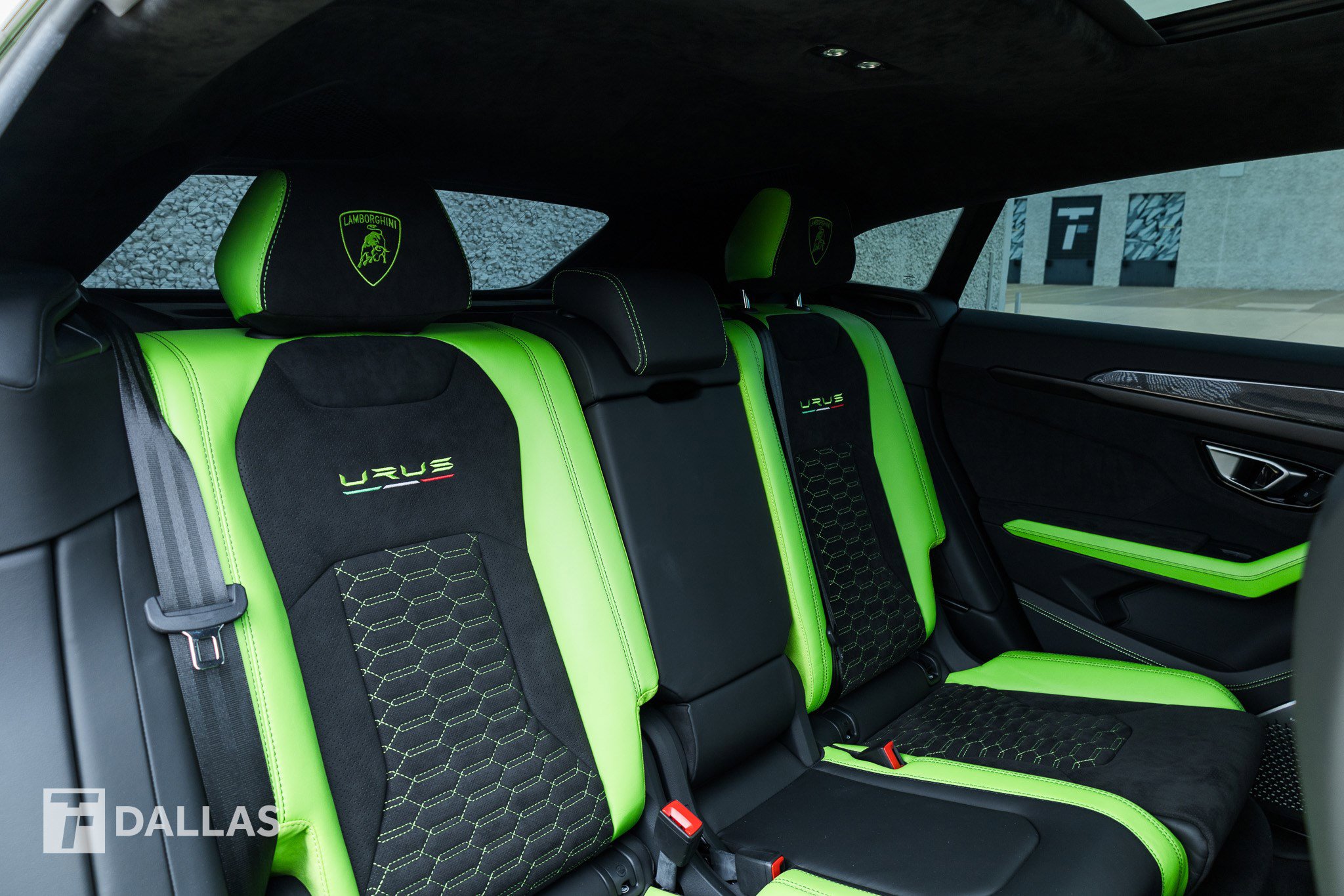 Used 2021 Lamborghini Urus AWD/4WD image 38