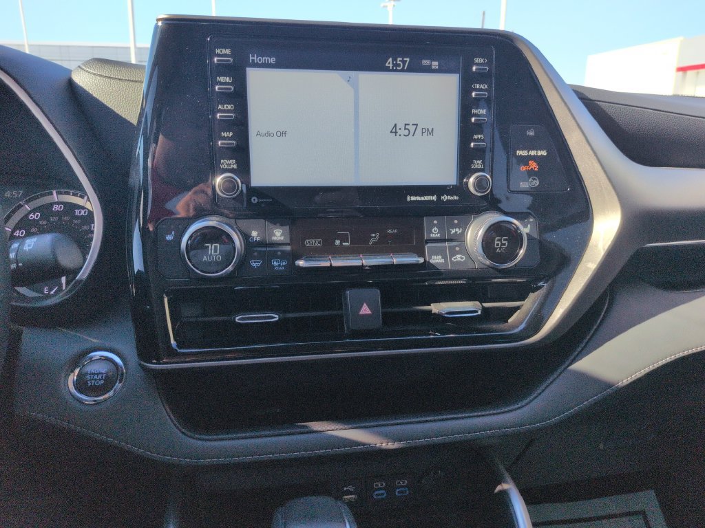 Certified 2022 Toyota Highlander XLE AWD/4WD image 18