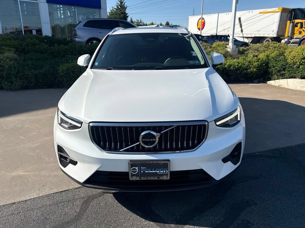 Certified 2024 Volvo XC40 B5 Plus w/ Protection Package Premier AWD/4WD image 3