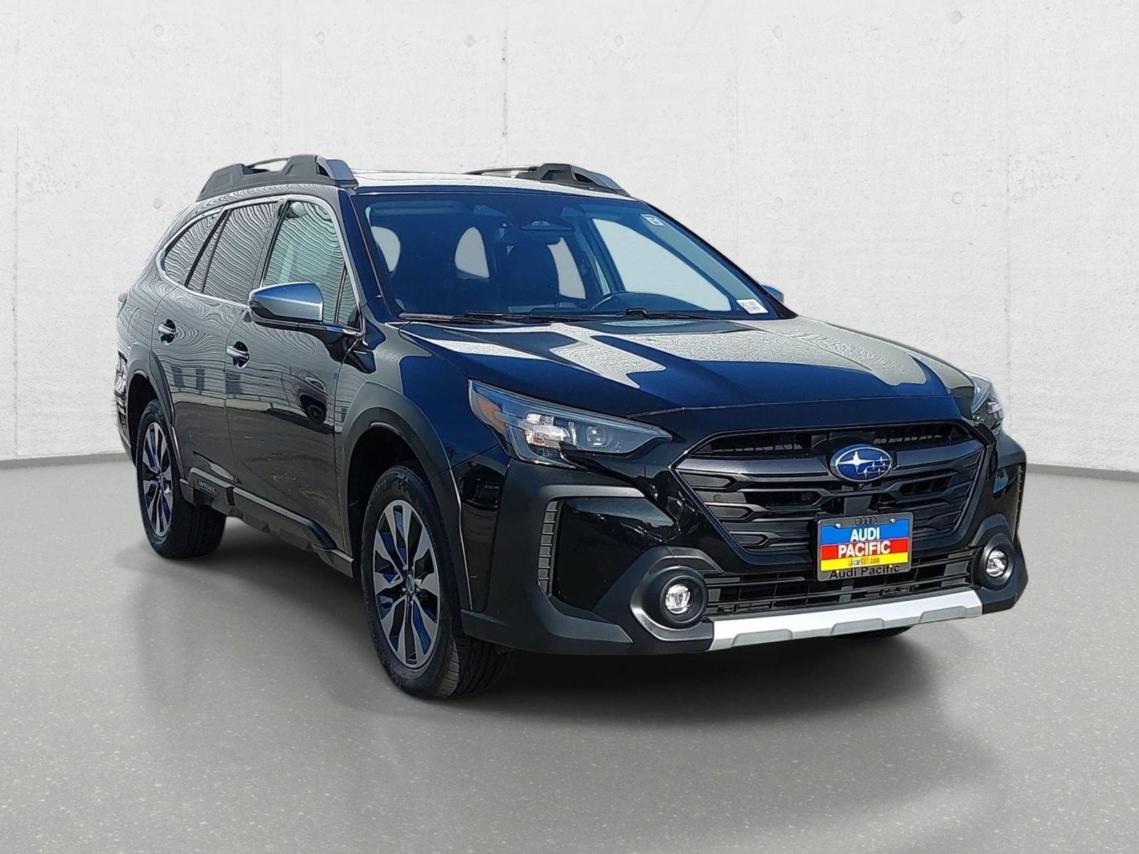 Used 2023 Subaru Outback Touring XT w/ Tech Package 2 AWD/4WD image 3