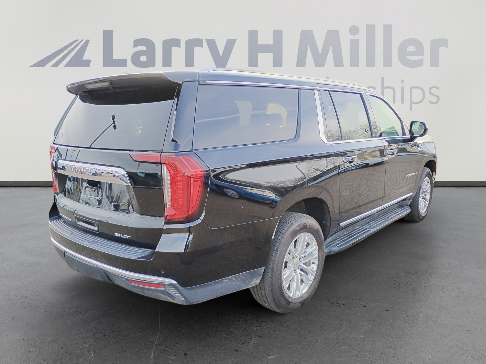 Used 2023 GMC Yukon XL SLT image 5