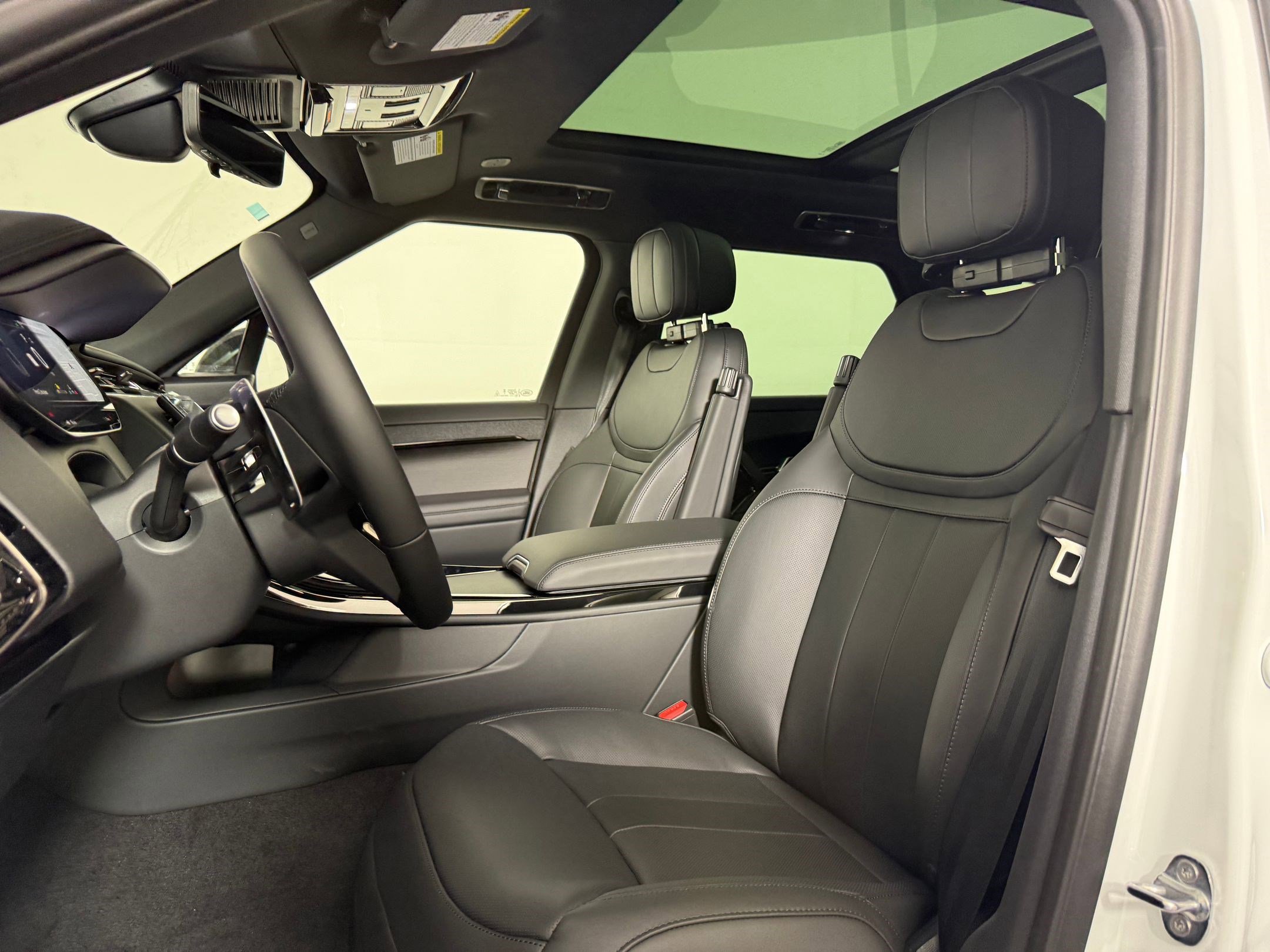 New 2026 Land Rover Range Rover Sport Dynamic SE AWD/4WD image 6