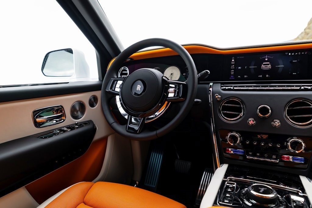 Used 2026 Rolls-Royce Cullinan image 11