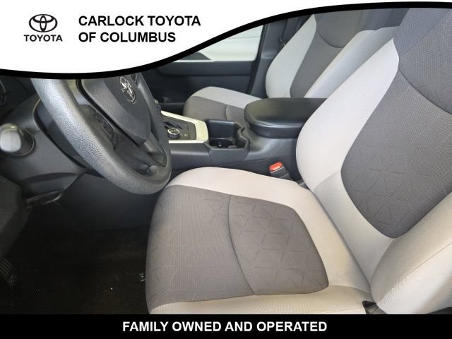Used 2025 Toyota RAV4 XLE AWD/4WD image 12
