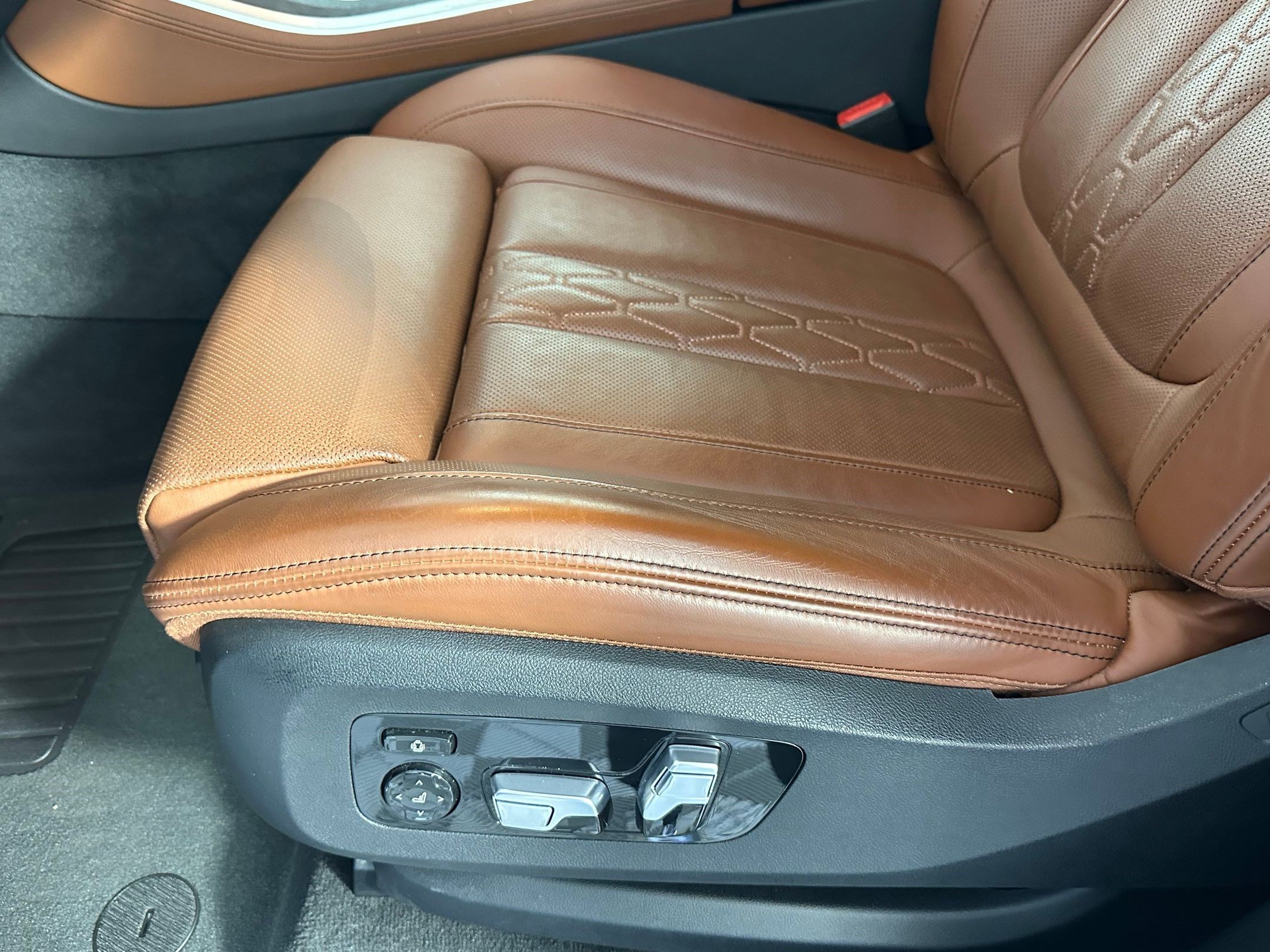 Certified 2024 BMW X5 xDrive50e w/ Executive Package image 11