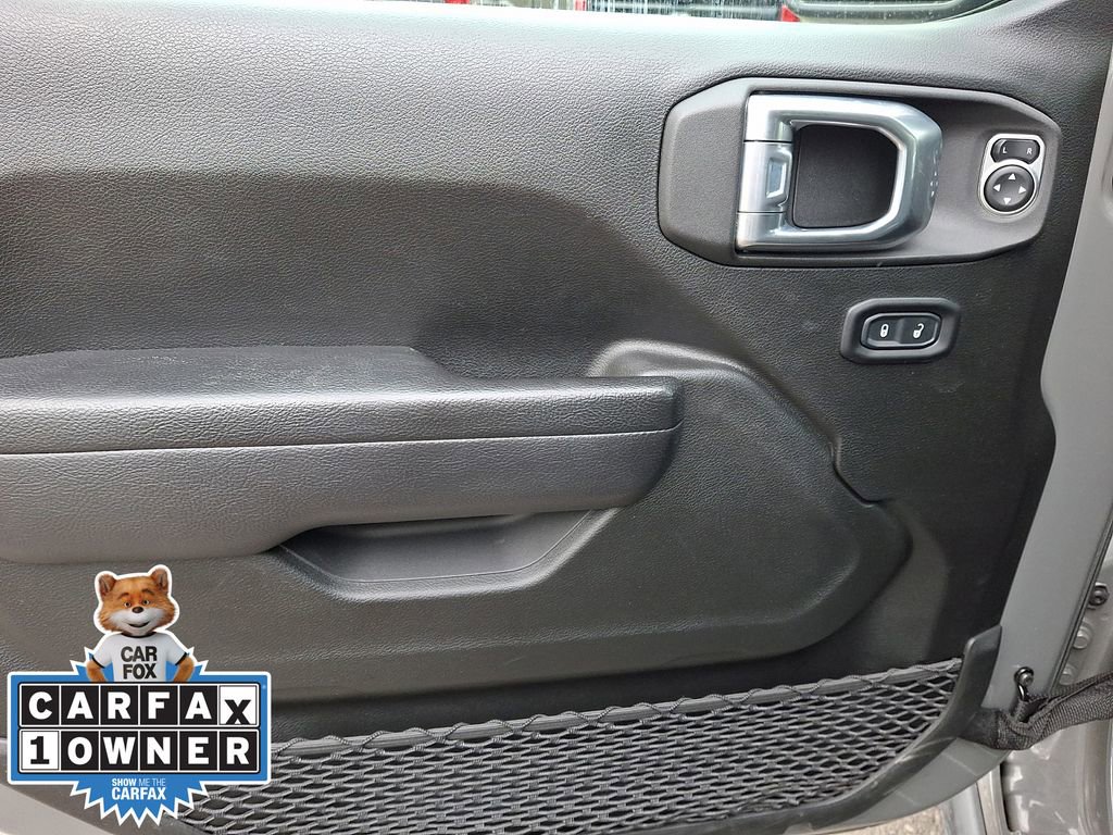 Used 2022 Jeep Gladiator Willys AWD/4WD image 12