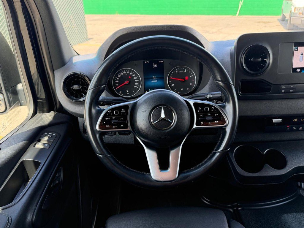 Used 2022 Mercedes-Benz Sprinter 2500 image 41