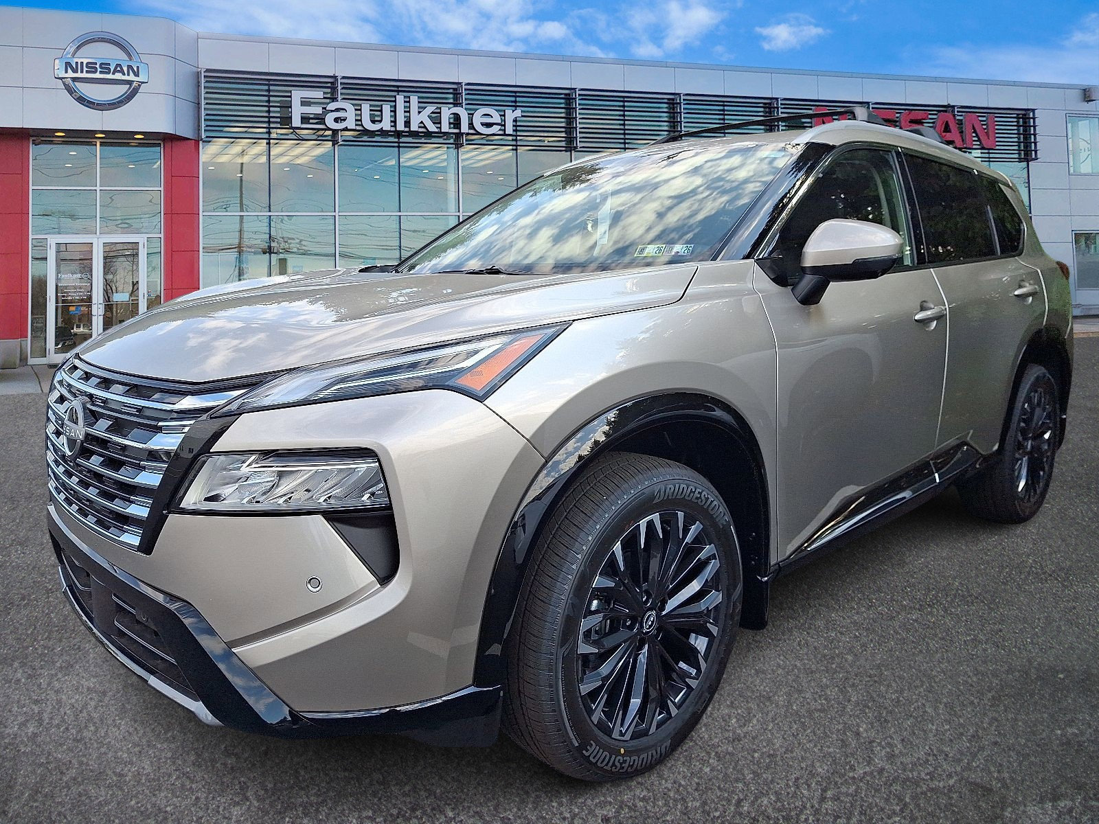 New 2026 Nissan Rogue Platinum image 3