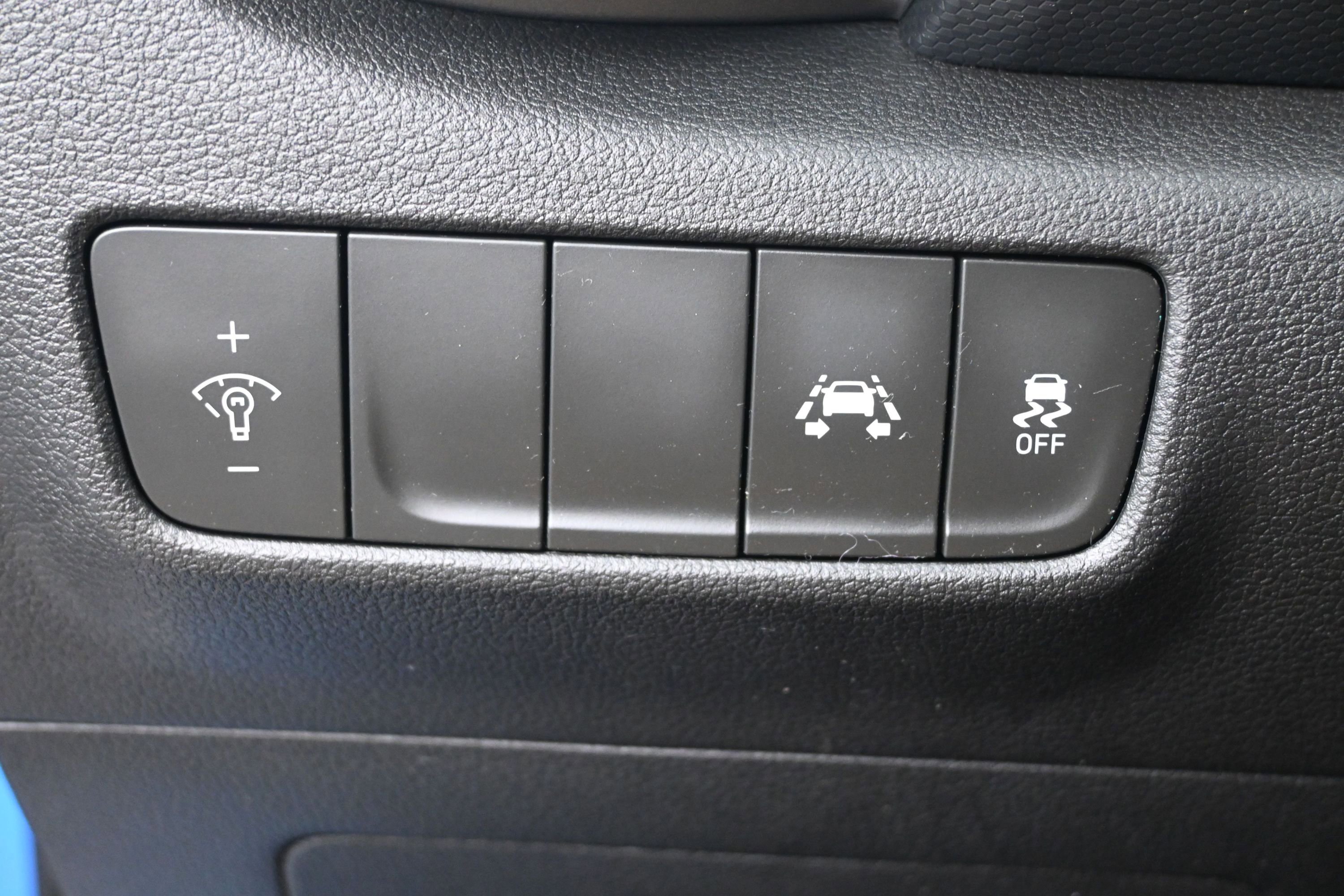 Used 2020 Hyundai Kona SE FWD image 12