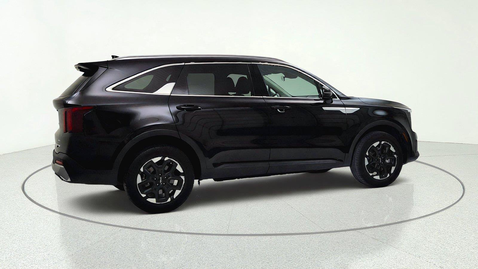 Used 2025 Kia Sorento S AWD/4WD image 13
