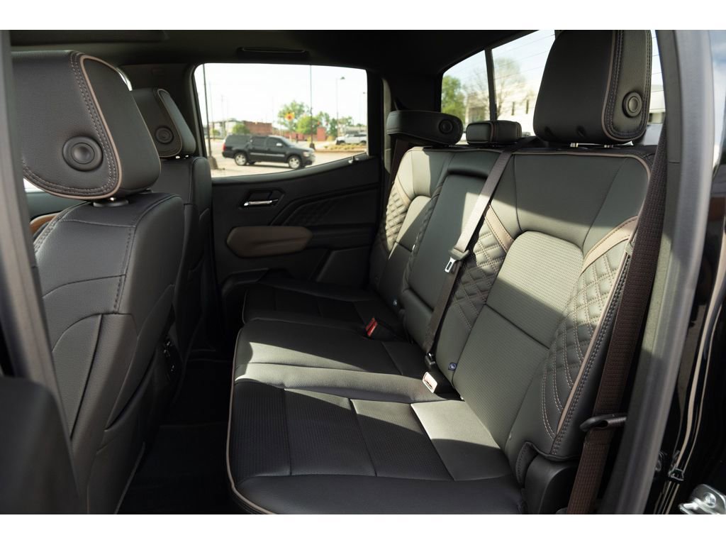 New 2026 GMC Canyon Denali image 13
