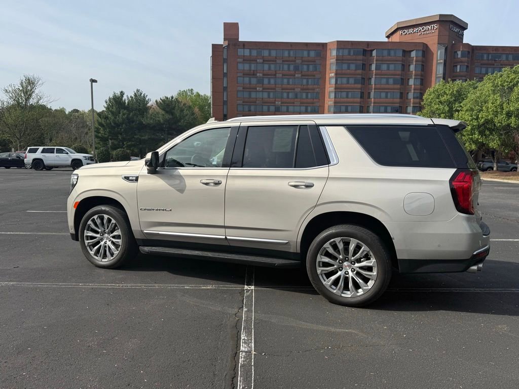 Used 2023 GMC Yukon Denali w/ Advanced Technology Package image 6
