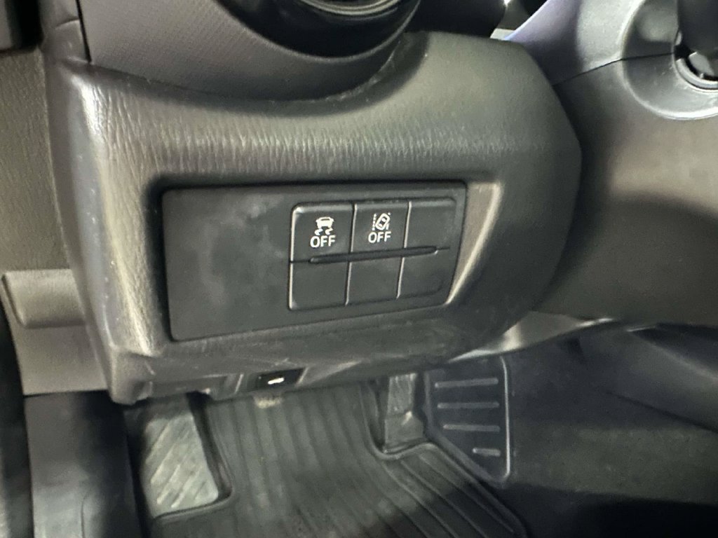 Used 2020 MAZDA MX-5 Miata RF Club RWD image 16