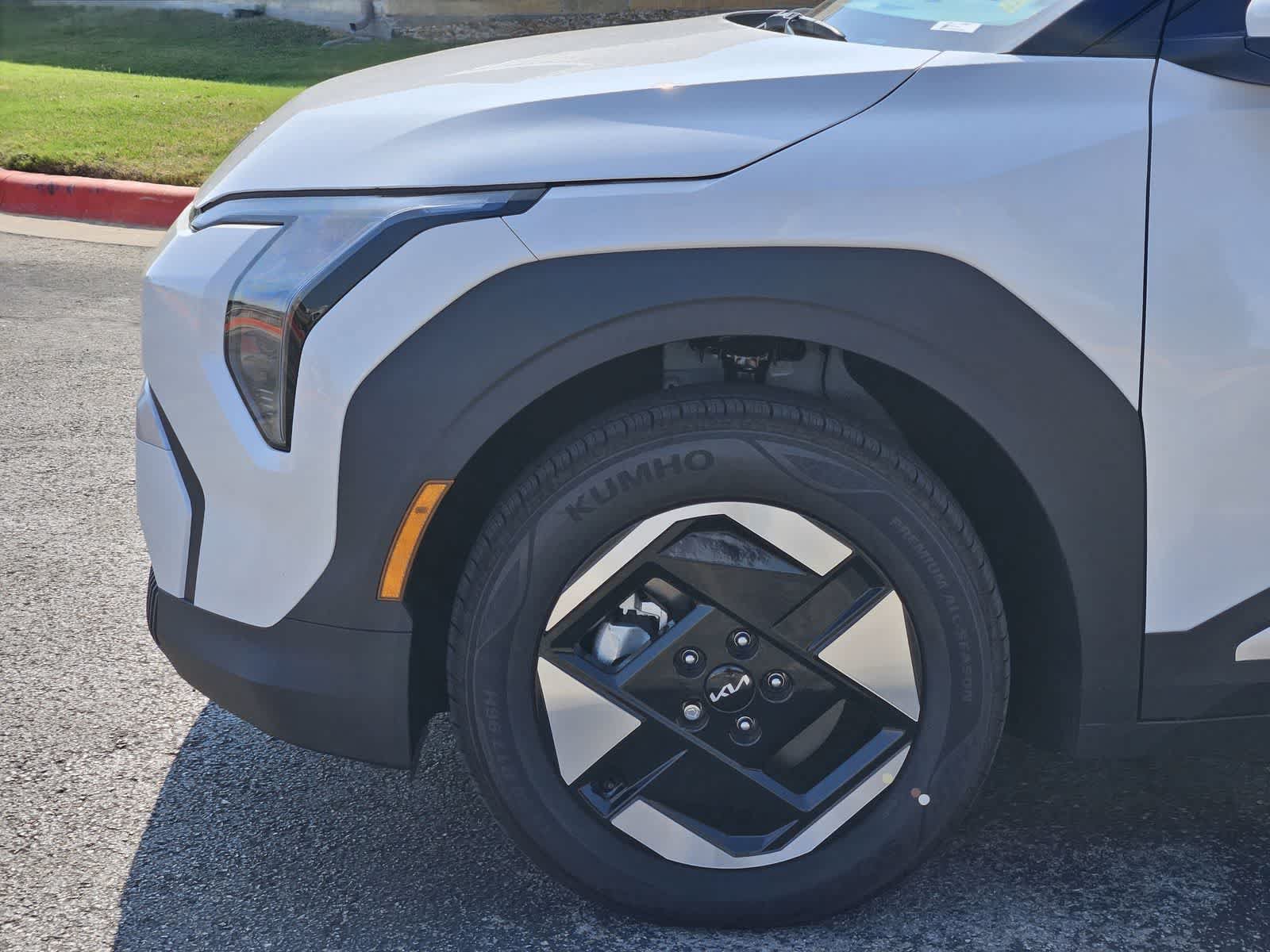 New 2027 Kia EV3 Wind FWD image 8
