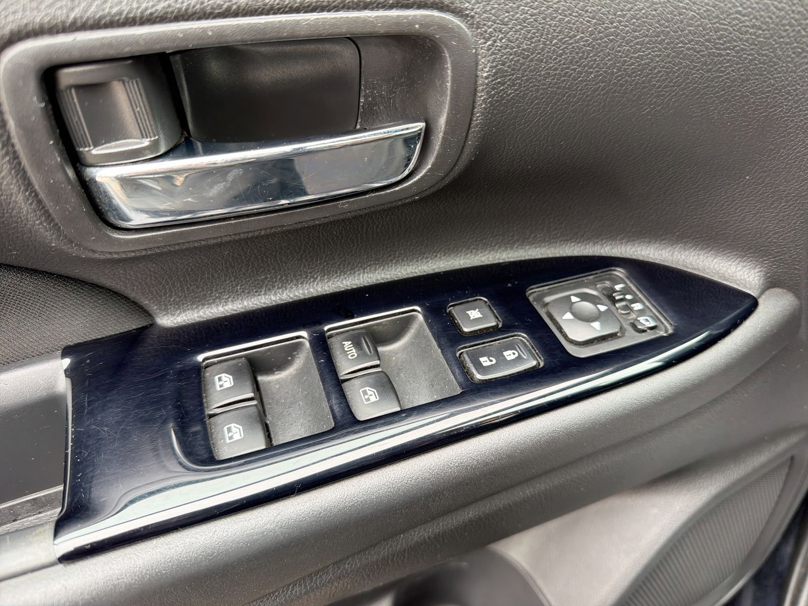 Used 2018 Mitsubishi Outlander LE image 20