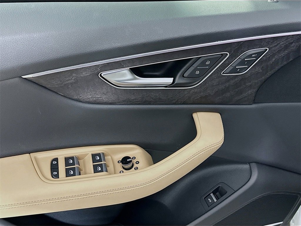 Used 2025 Audi Q8 Premium Plus w/ Premium Plus Package image 21