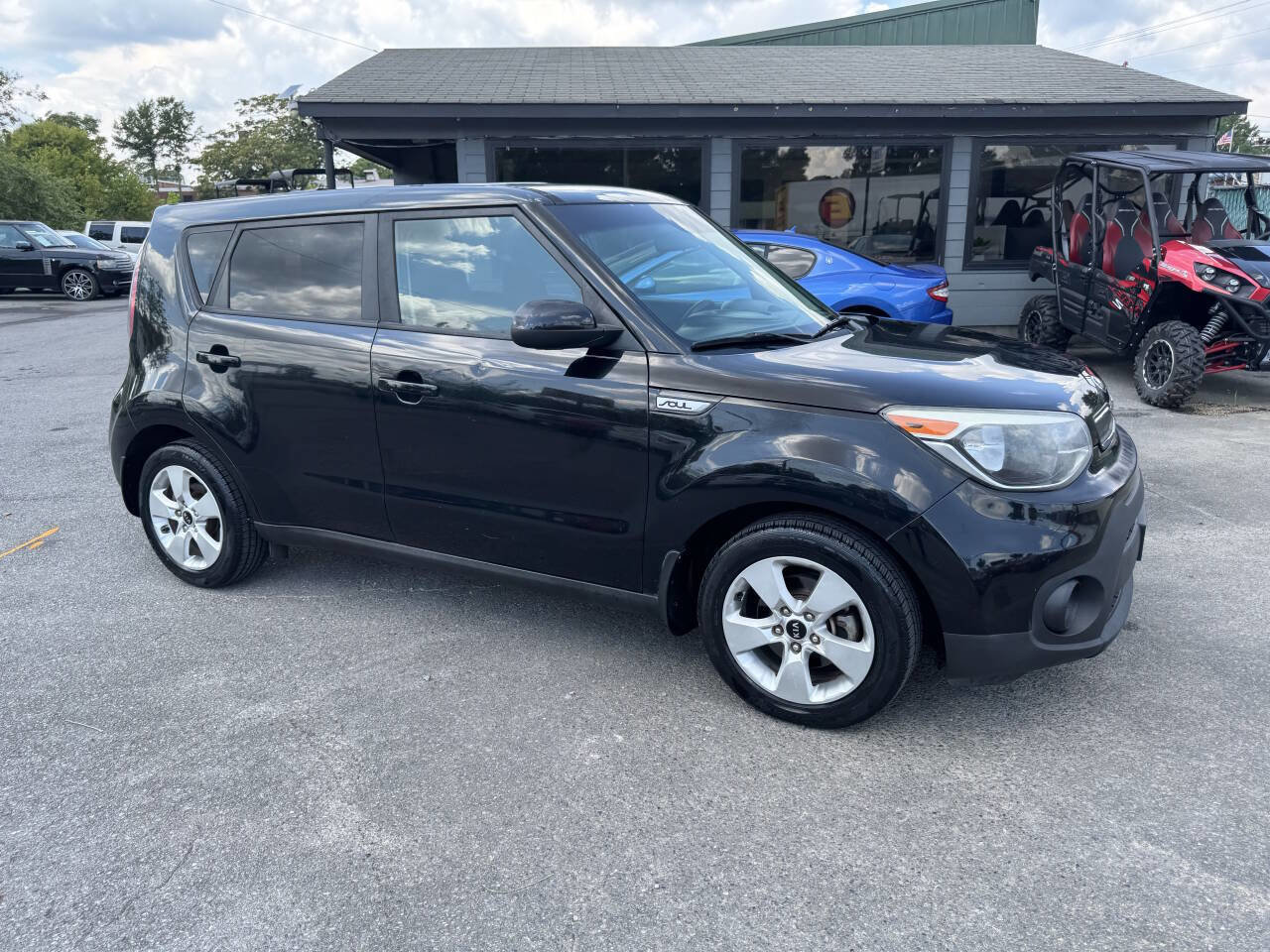 Used 2017 Kia Soul image 11
