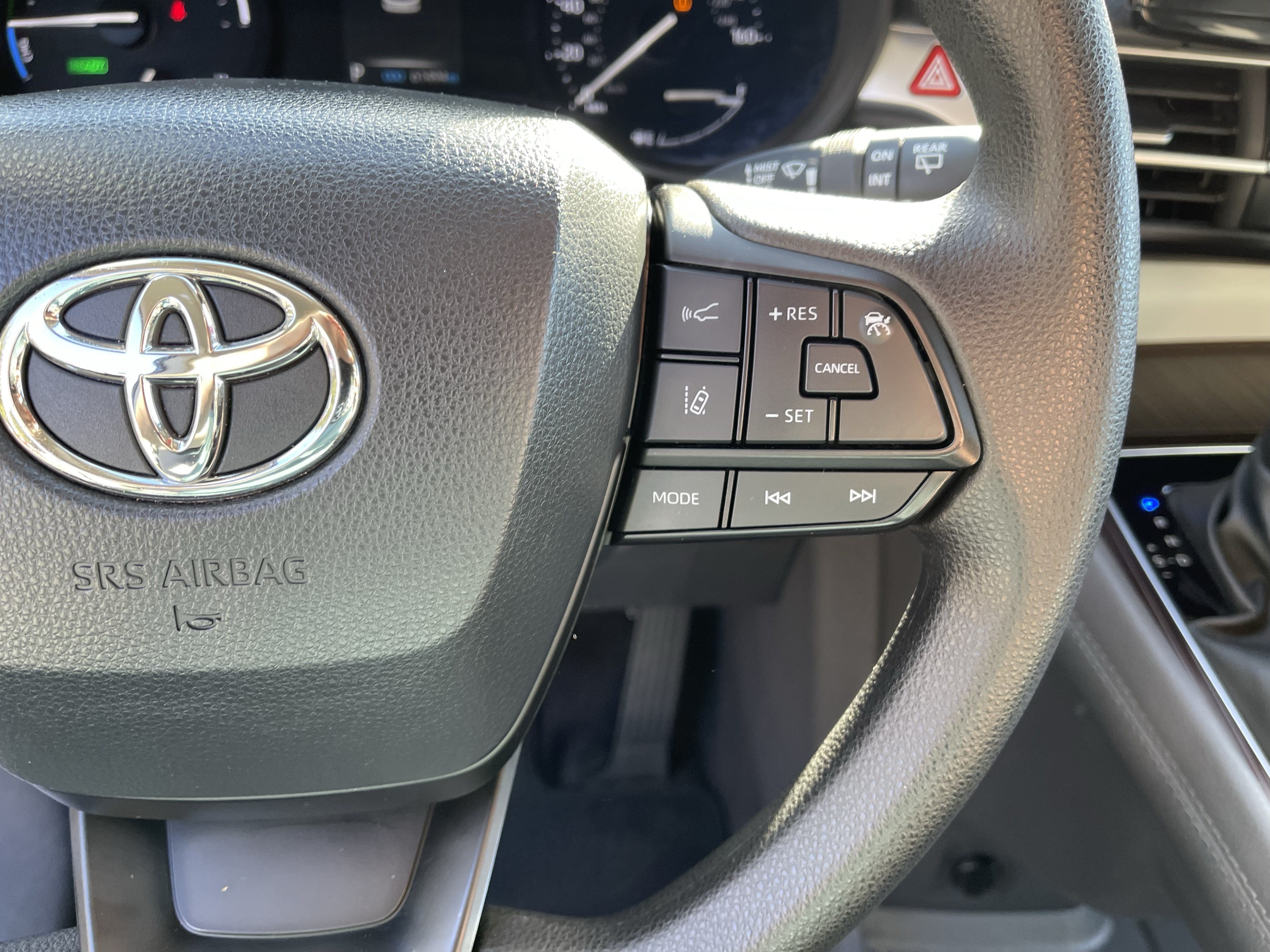 Certified 2024 Toyota Sienna LE AWD/4WD image 19