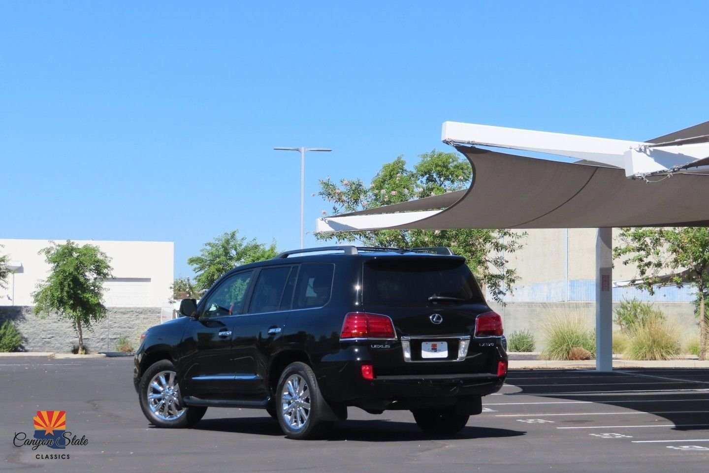 Used 2010 Lexus LX 570 4WD image 2