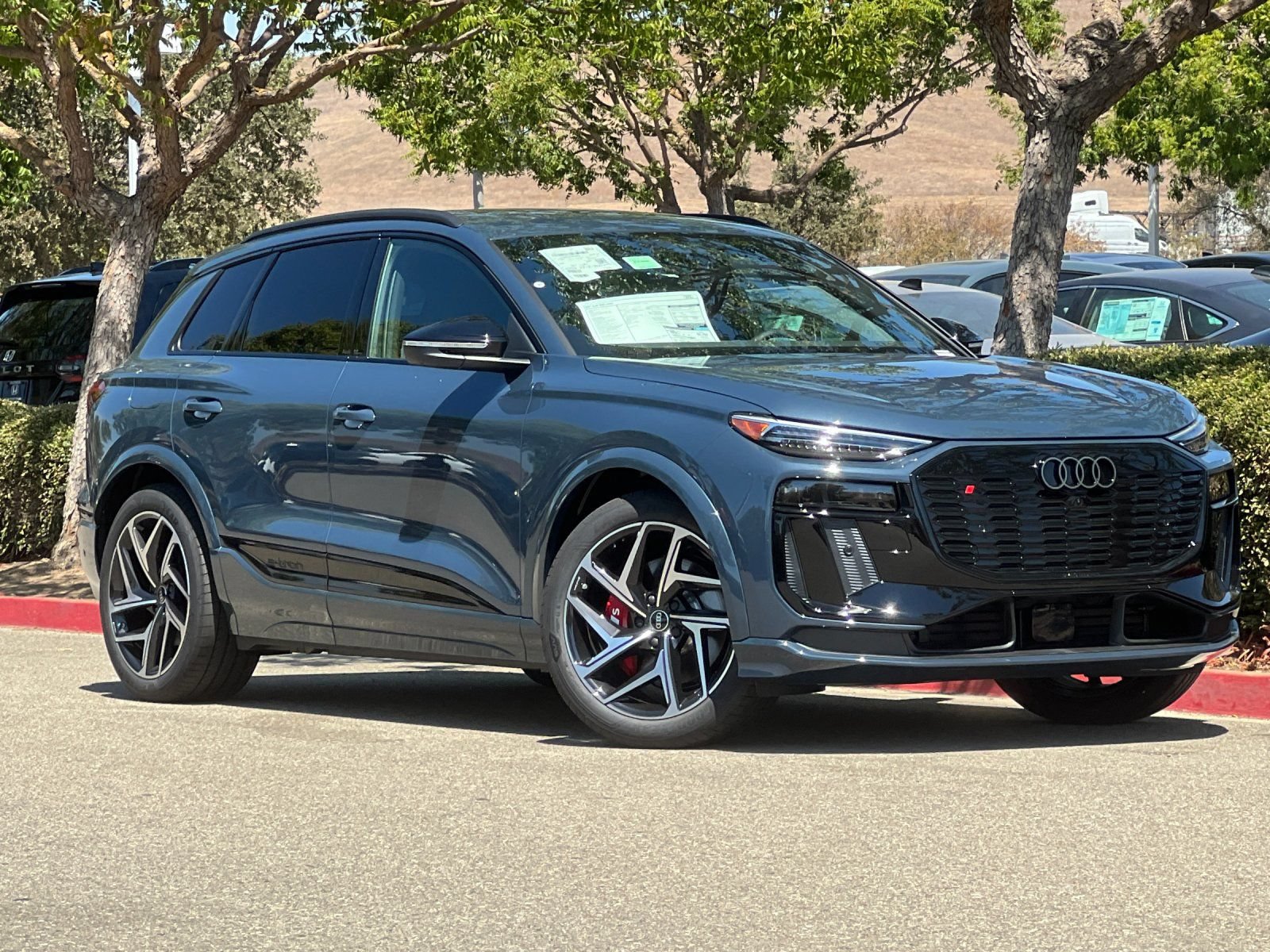 New 2027 Audi SQ6 e-tron Premium Plus AWD/4WD image 8